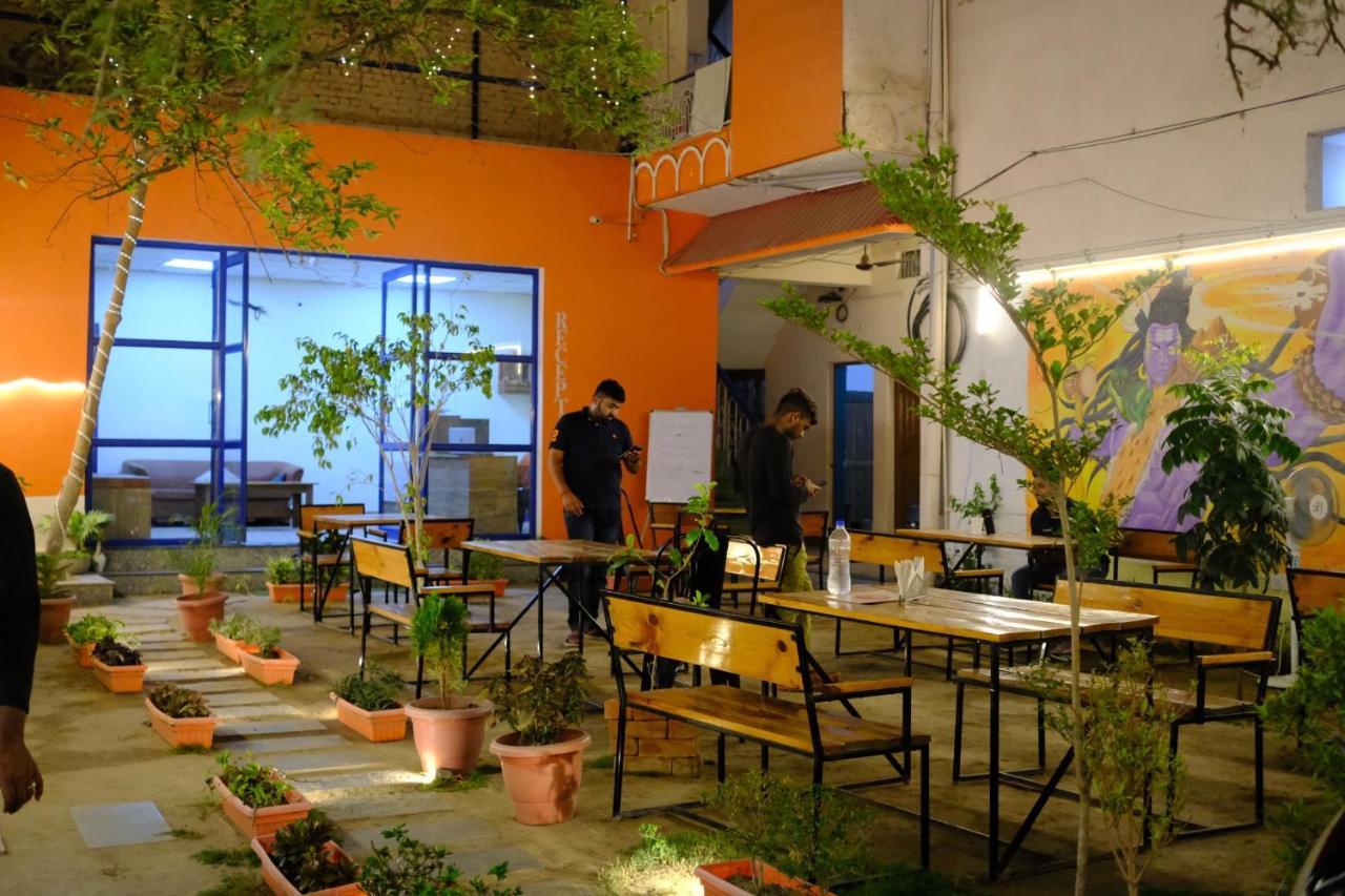 Live Free Hostel Varanasi Exterior foto