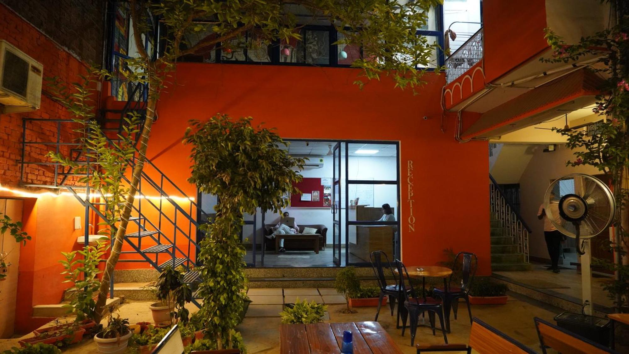 Live Free Hostel Varanasi Exterior foto