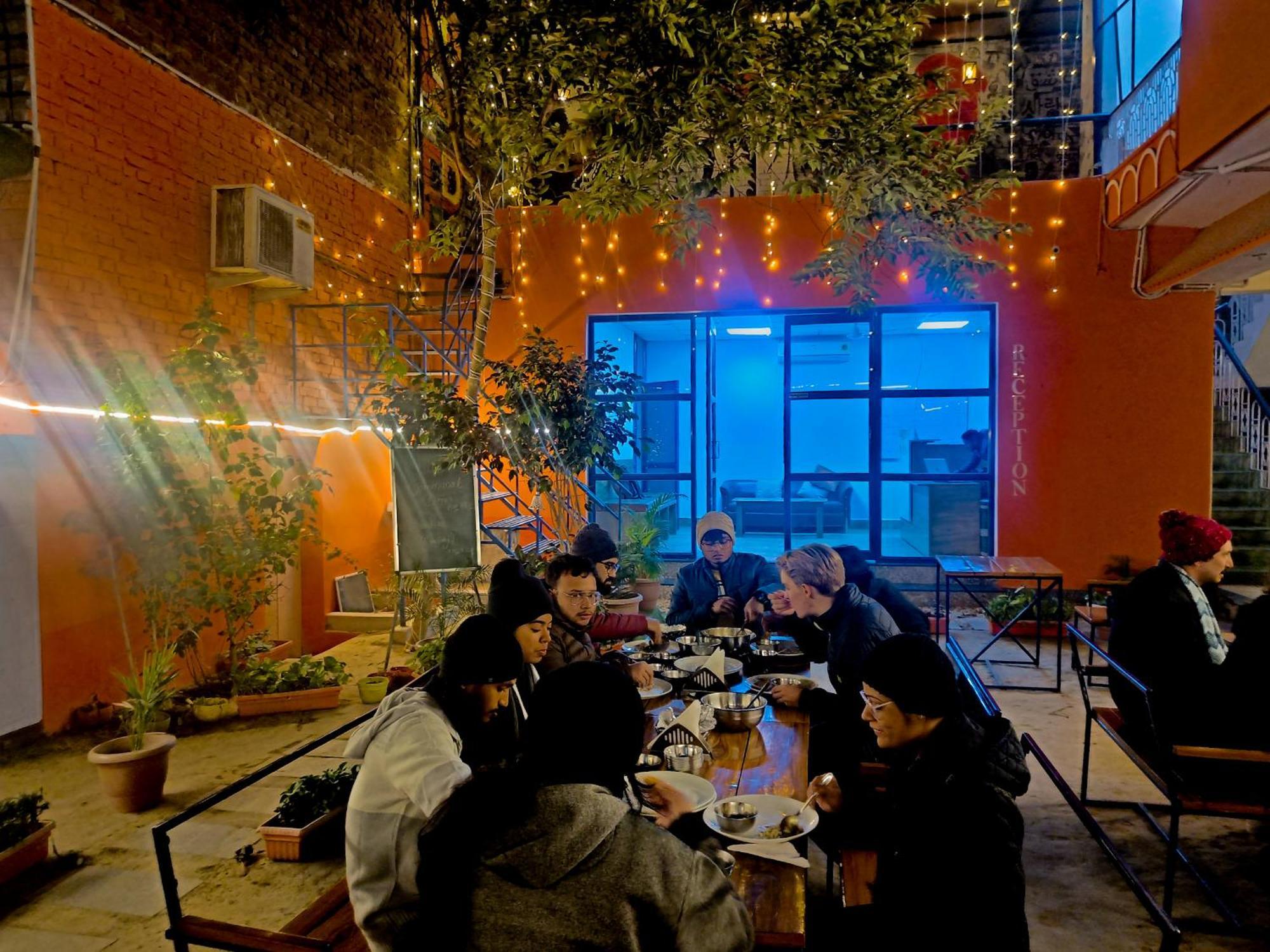 Live Free Hostel Varanasi Exterior foto