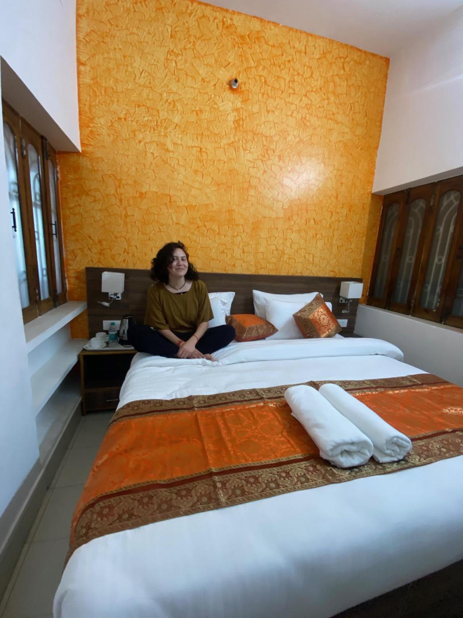 Live Free Hostel Varanasi Exterior foto