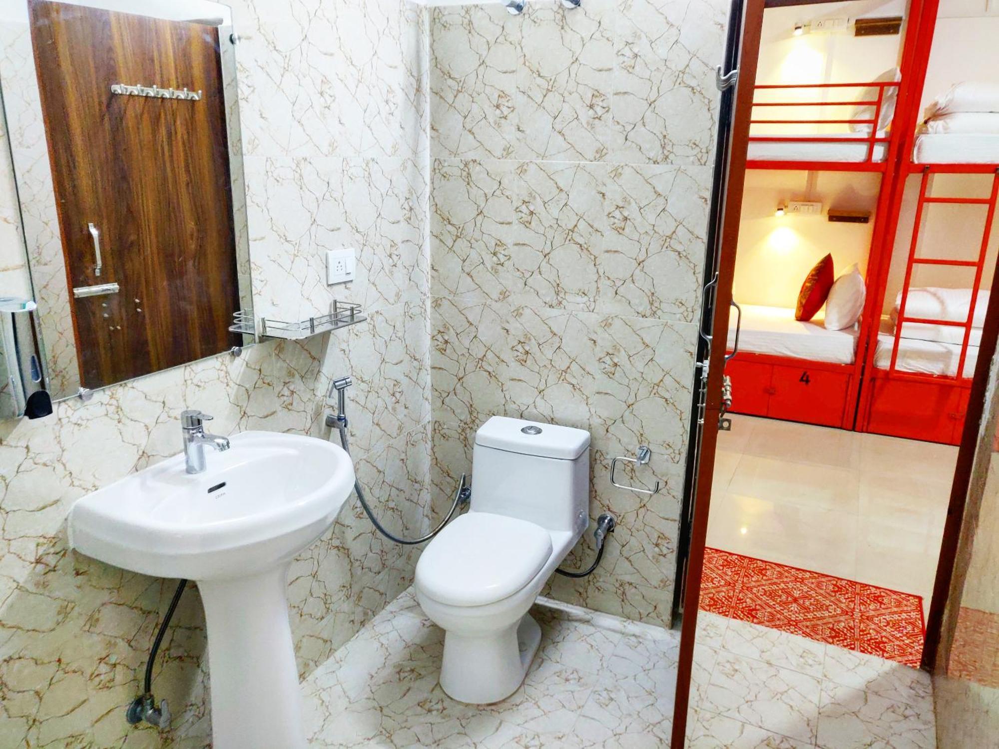 Live Free Hostel Varanasi Exterior foto